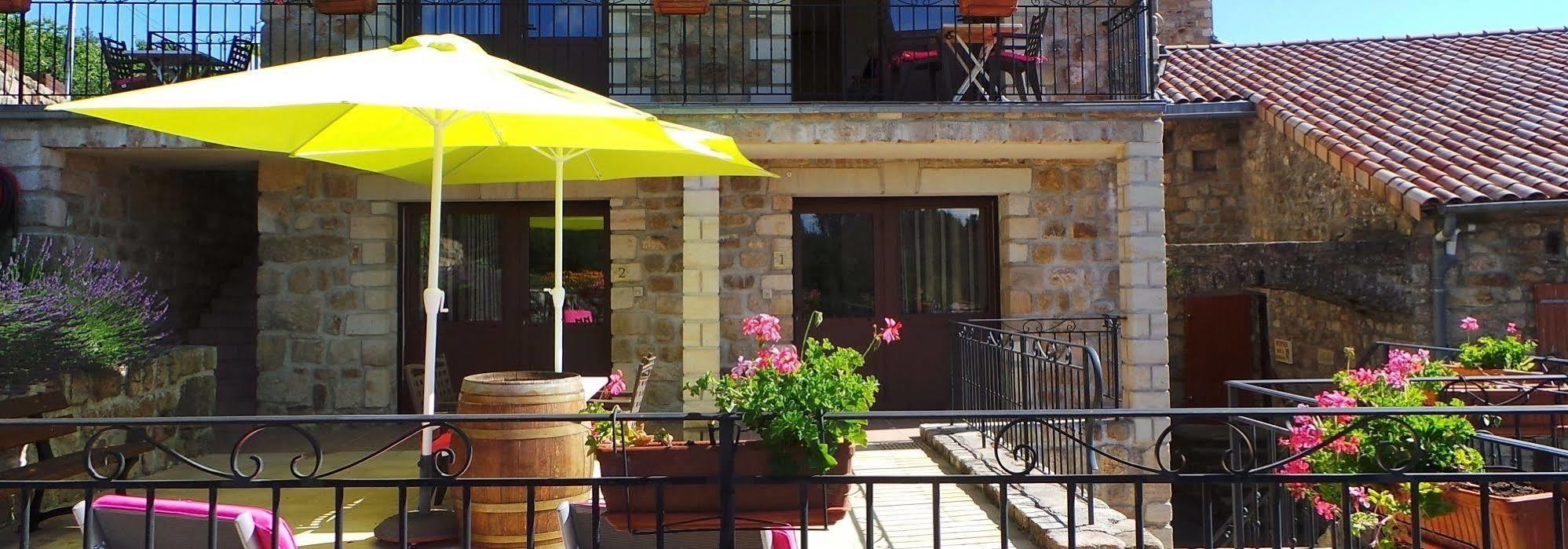 Aux Vieux Arceaux Hotel Mercuer Exterior photo